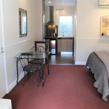 Lodge Bordeaux Whangarei Bagian luar foto