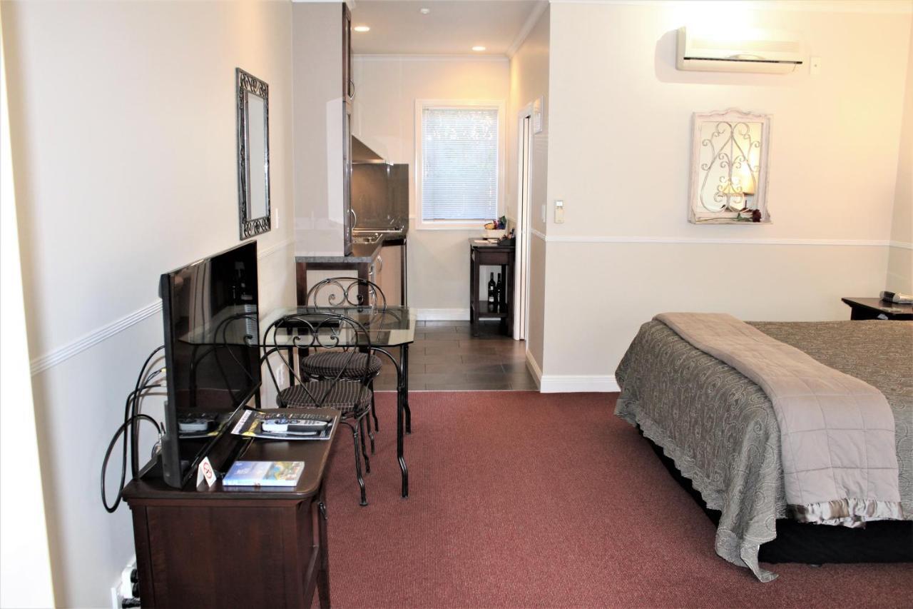 Lodge Bordeaux Whangarei Bagian luar foto