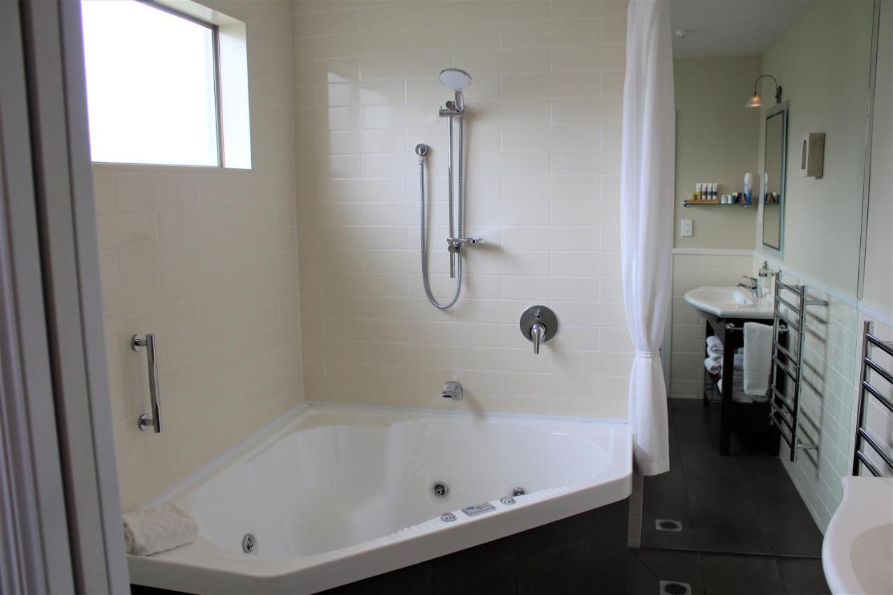 Lodge Bordeaux Whangarei Bagian luar foto