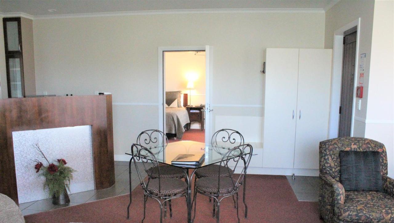 Lodge Bordeaux Whangarei Bagian luar foto