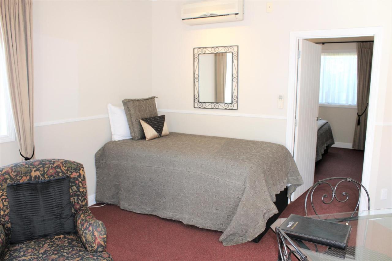 Lodge Bordeaux Whangarei Bagian luar foto